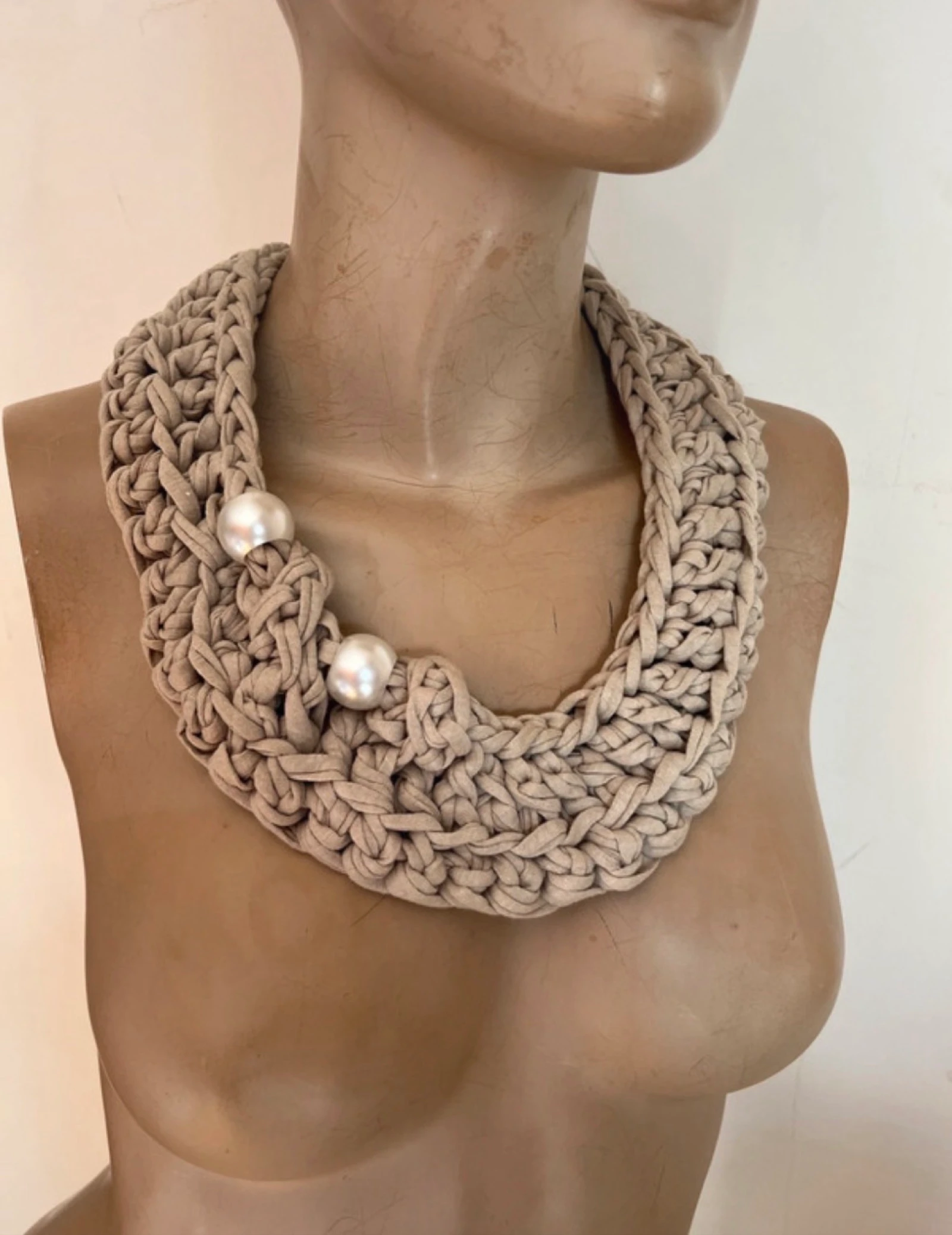 handmade beige necklace 